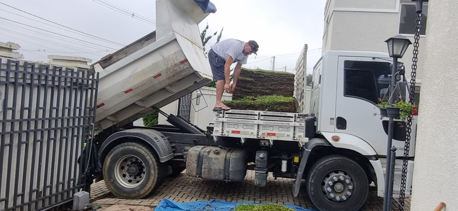 Equipe de jardinagem Flora Marchetti em Curitiba